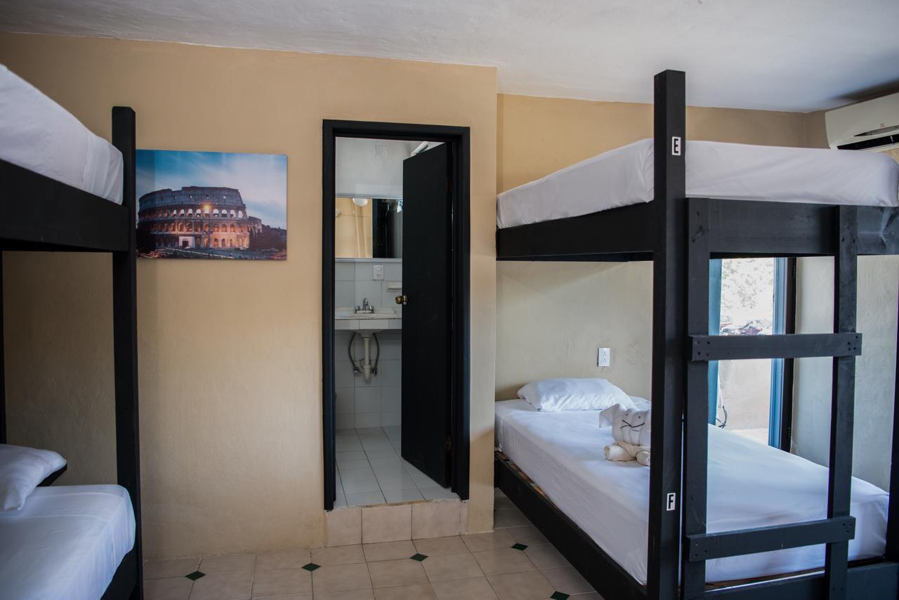 Deja Hostel Плая-дель-Кармен Экстерьер фото