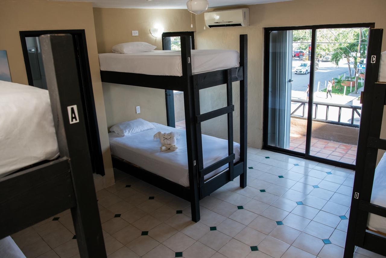 Deja Hostel Плая-дель-Кармен Экстерьер фото